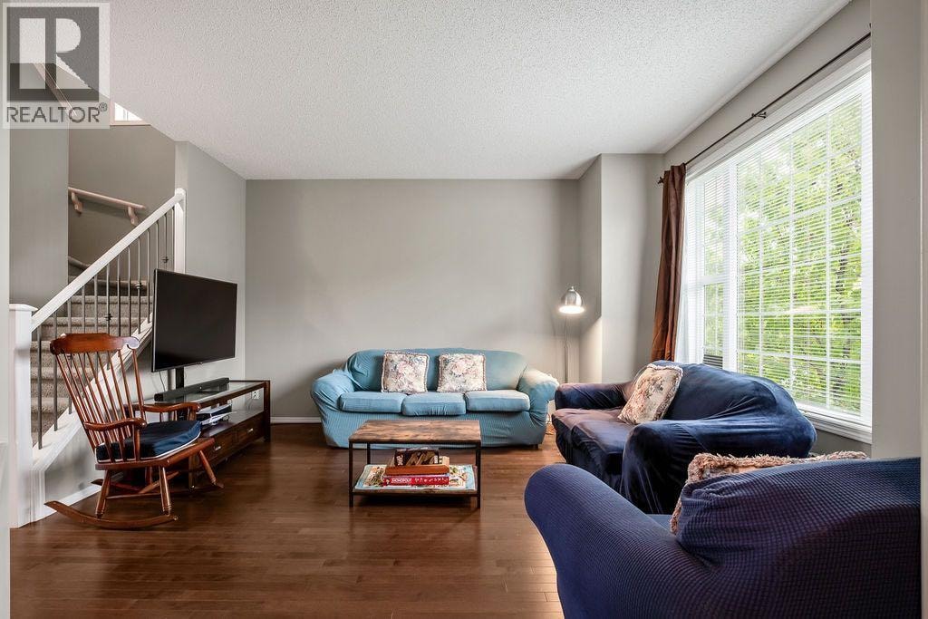 162 Cranford Park SE — photo 3