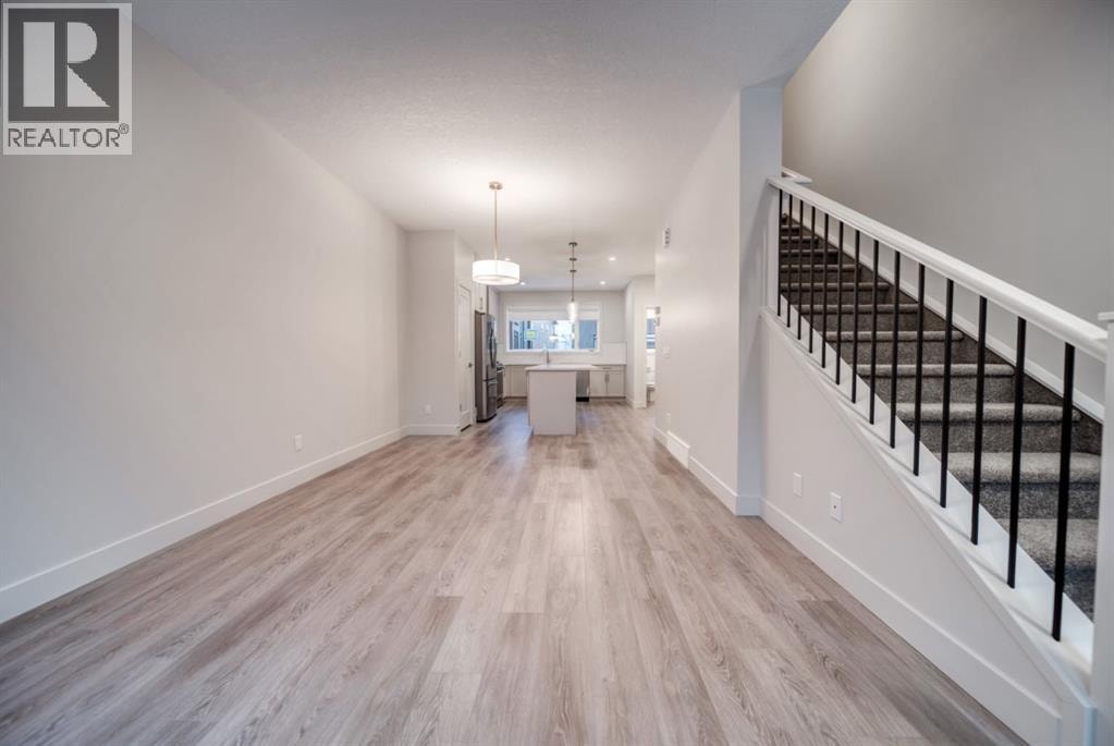 81 Royal Elm Green NW — photo 12