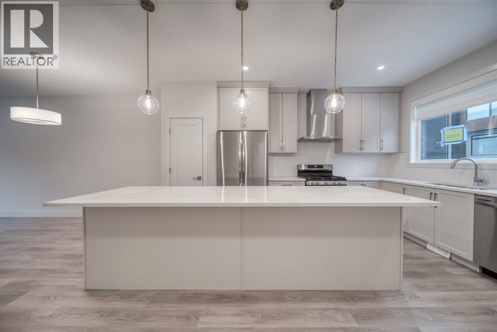 81 Royal Elm Green NW — photo 6