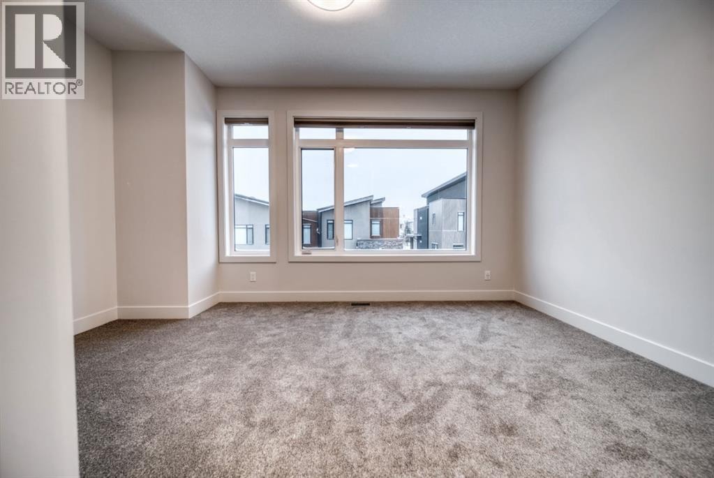 81 Royal Elm Green NW — photo 15