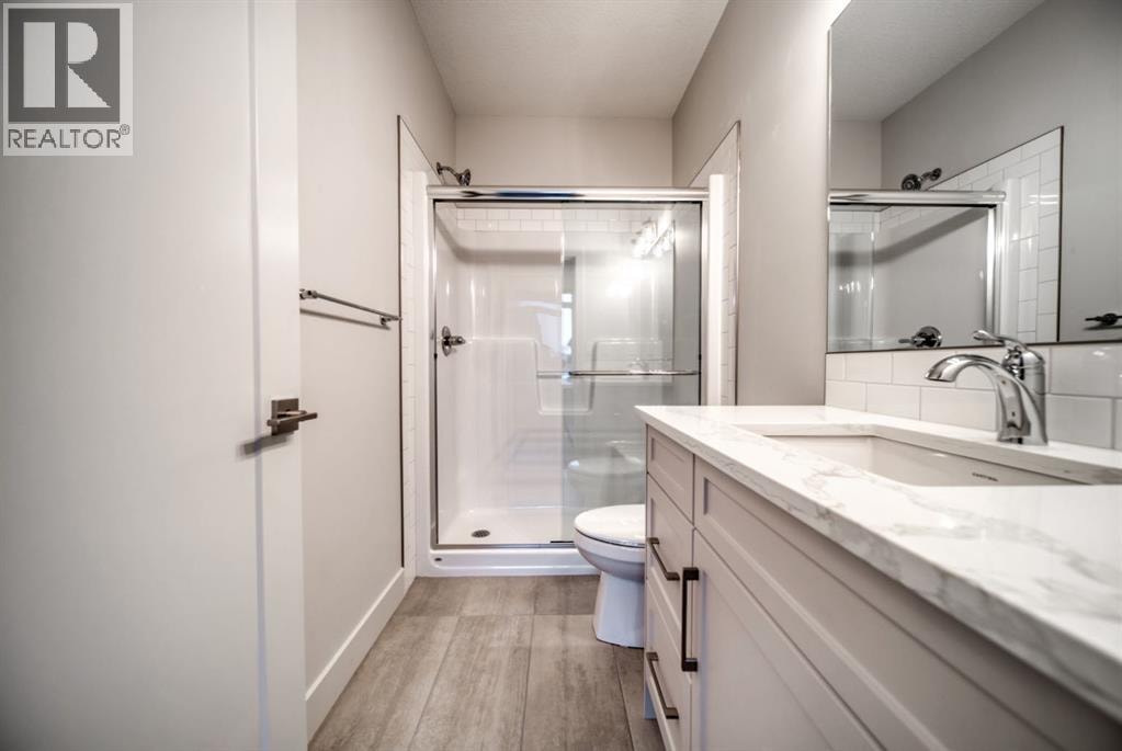 81 Royal Elm Green NW — photo 16