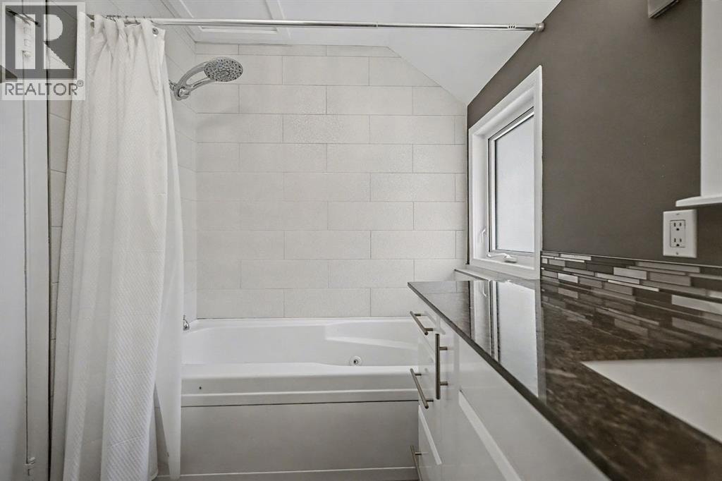 223 2 Avenue NE — photo 28