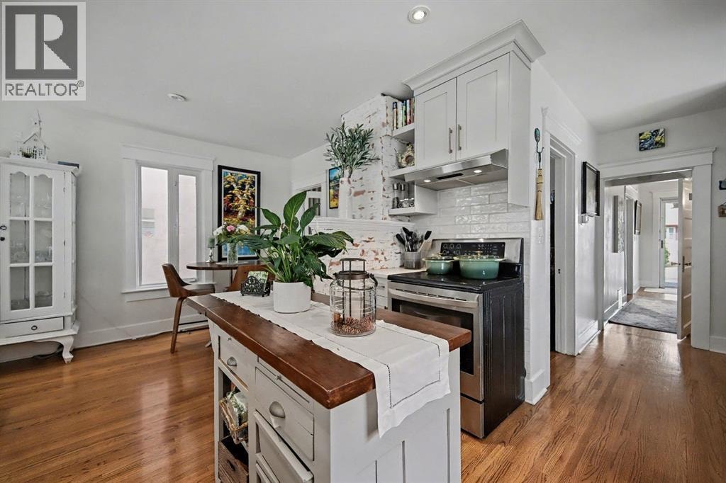 223 2 Avenue NE — photo 10