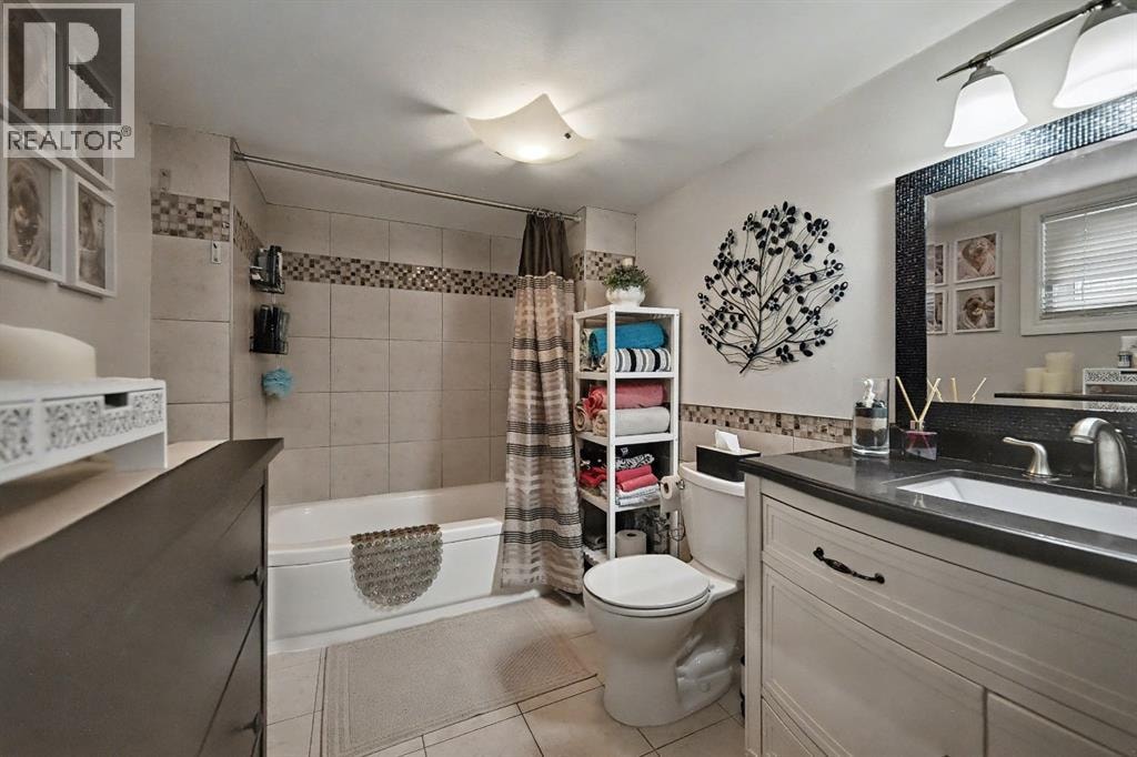 223 2 Avenue NE — photo 37