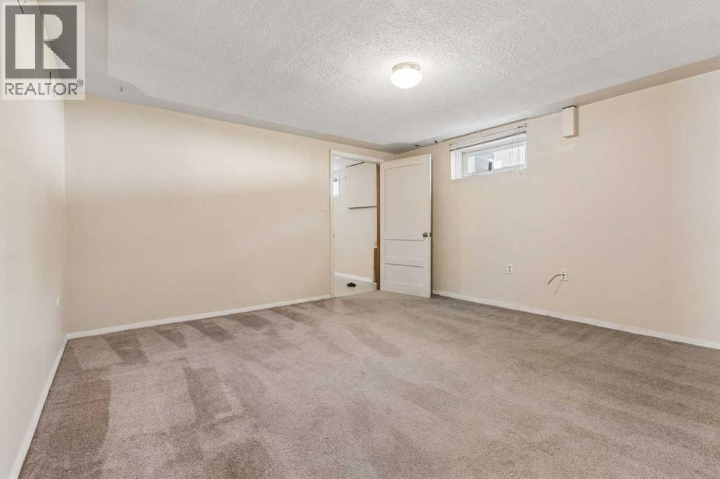 1306 87 Avenue SW — photo 29