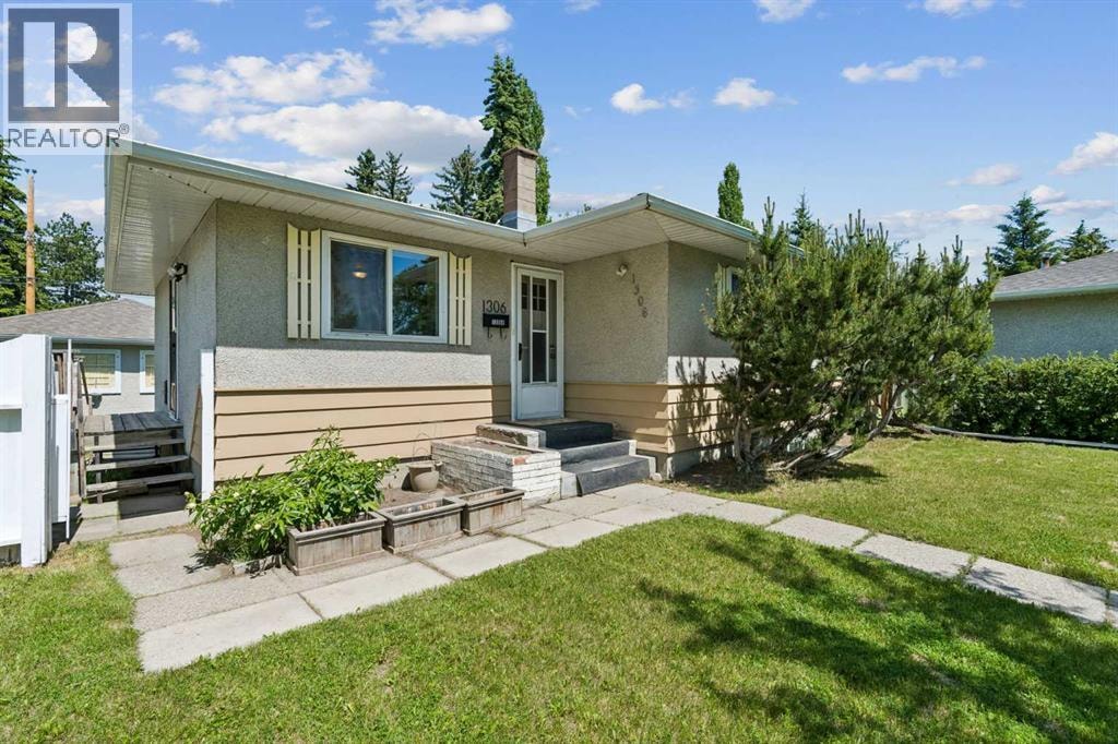 1306 87 Avenue SW — photo 5