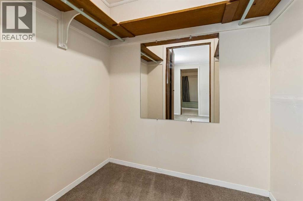 1306 87 Avenue SW — photo 32