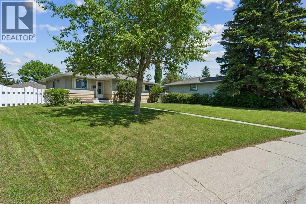 1306 87 Avenue SW — photo 3