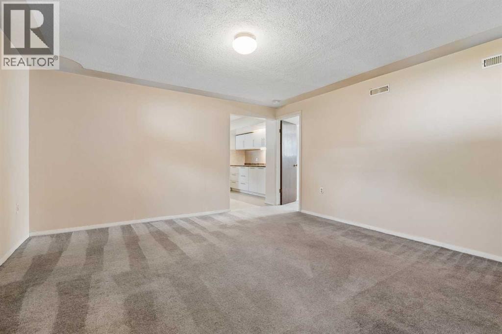 1306 87 Avenue SW — photo 28