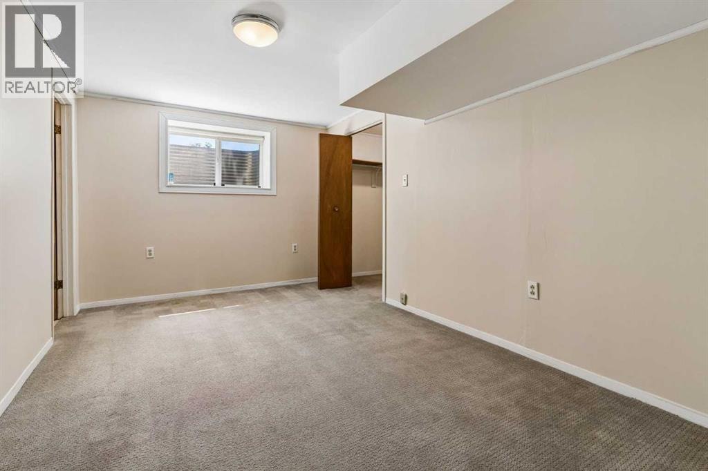 1306 87 Avenue SW — photo 30