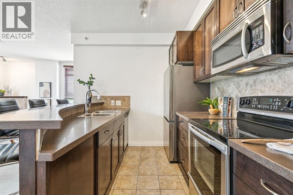 531, 950 Centre Avenue NE — photo 5