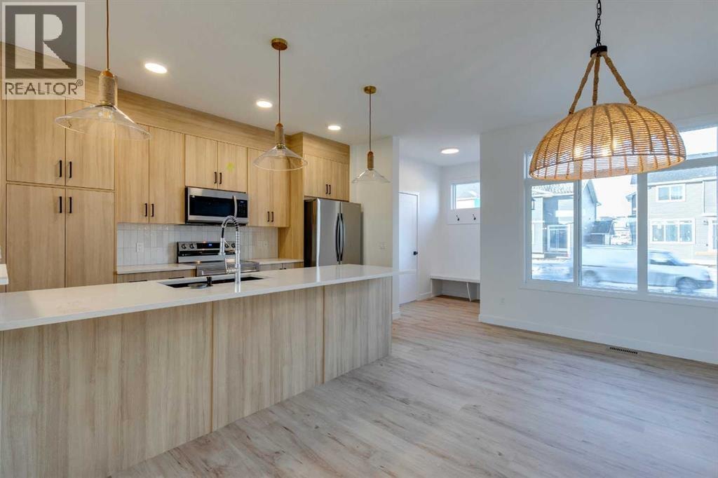409 Clydesdale Avenue — photo 3
