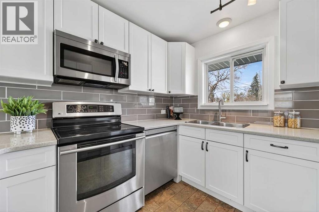 3112 34 Avenue SW — photo 13