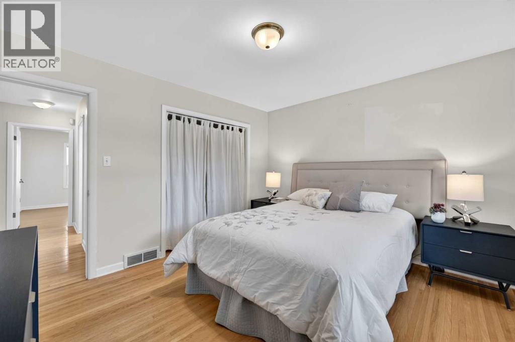 3112 34 Avenue SW — photo 17