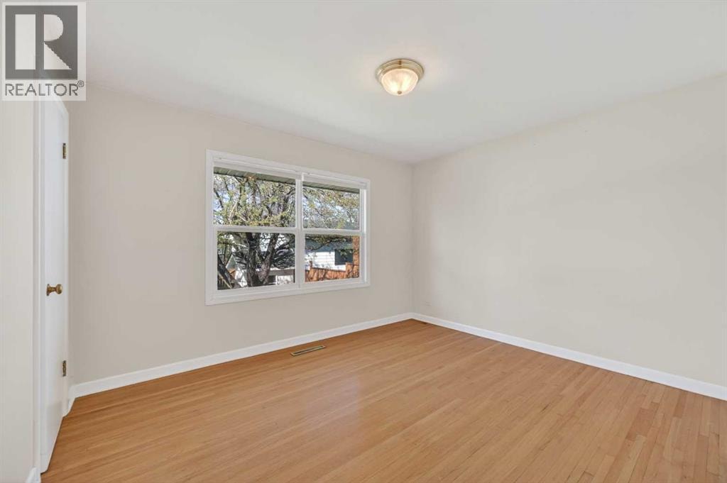 3112 34 Avenue SW — photo 19