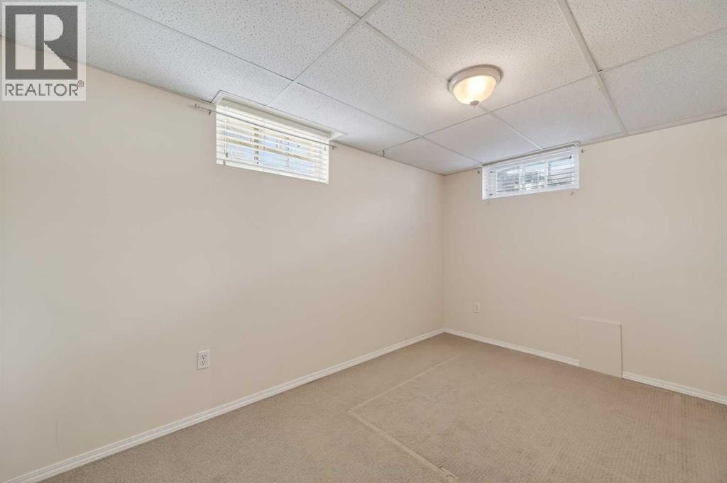 3112 34 Avenue SW — photo 21