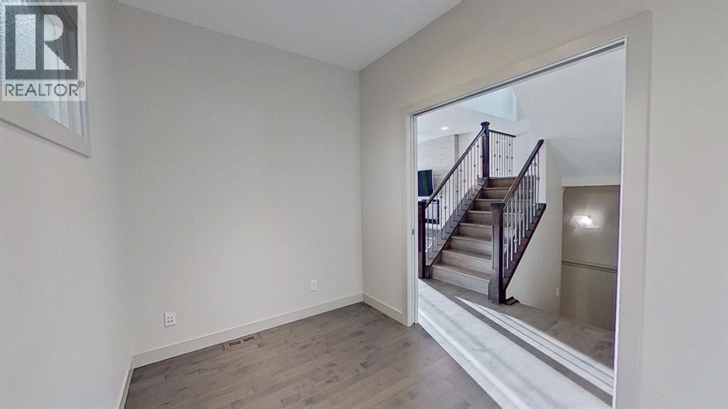 78 Cranarch View SE — photo 3