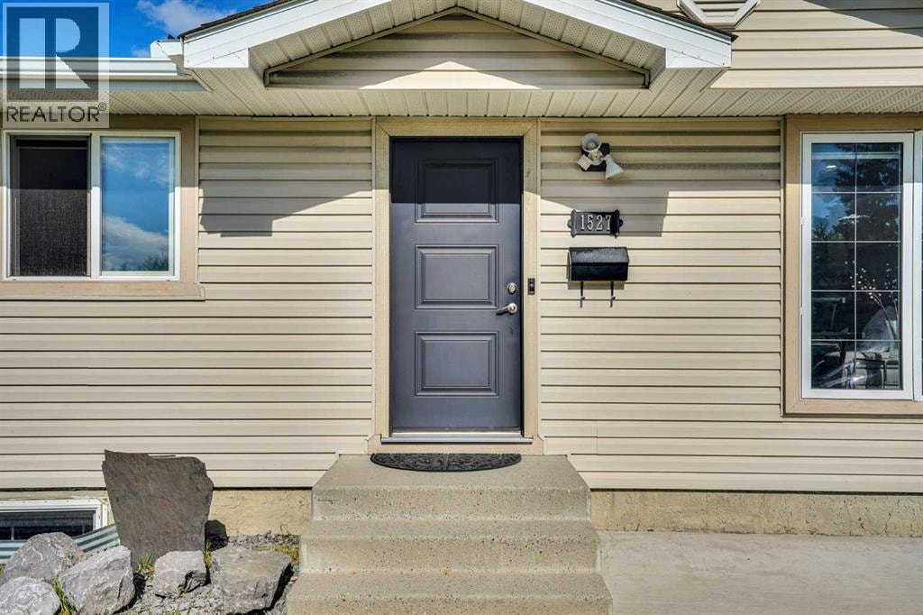 1527 Maitland Drive NE — photo 6