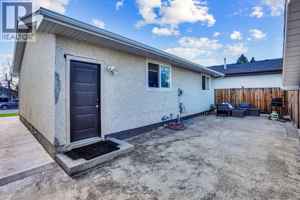 1527 Maitland Drive NE — photo 46
