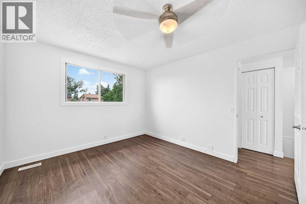 60 Erin Mount Crescent SE — photo 16