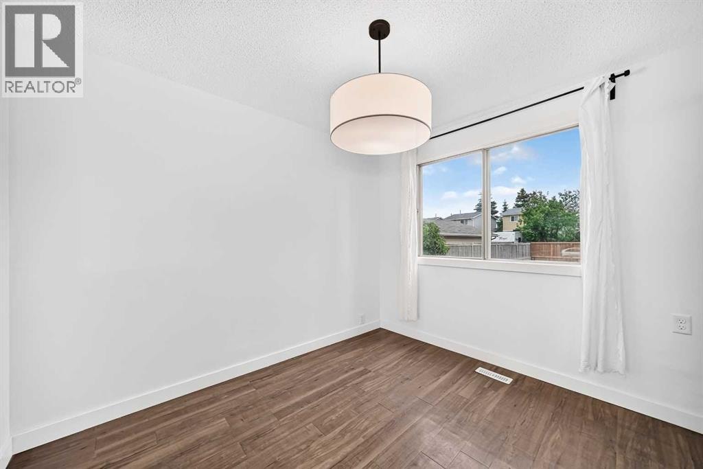 60 Erin Mount Crescent SE — photo 17