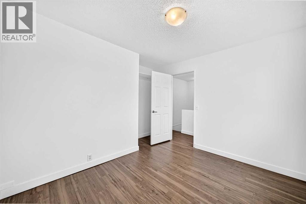 60 Erin Mount Crescent SE — photo 25