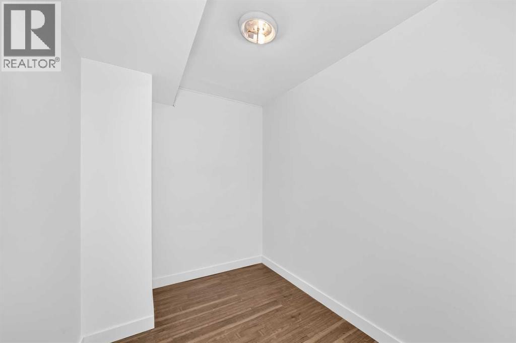 60 Erin Mount Crescent SE — photo 32