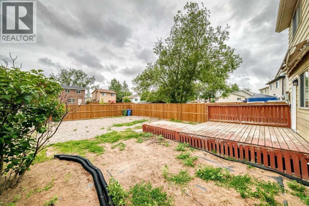 60 Erin Mount Crescent SE — photo 36