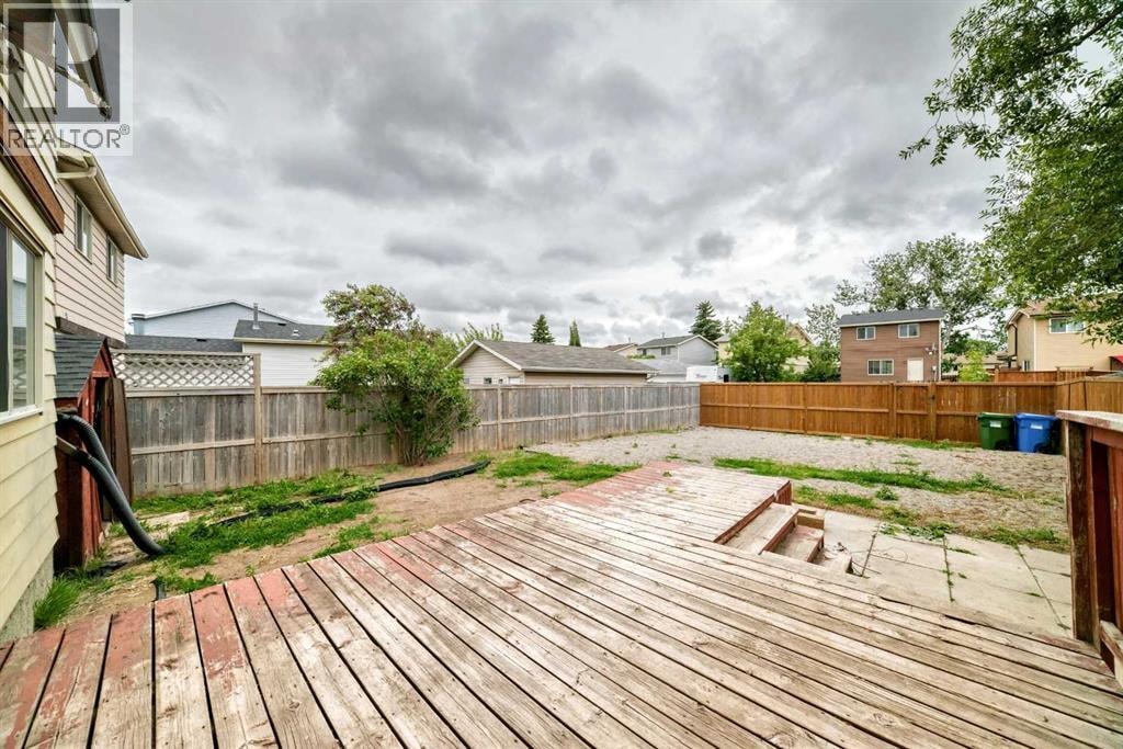 60 Erin Mount Crescent SE — photo 38
