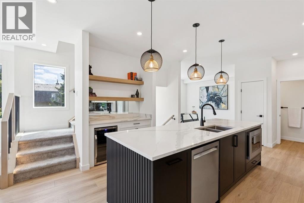 2402 Westmount Road NW — photo 17