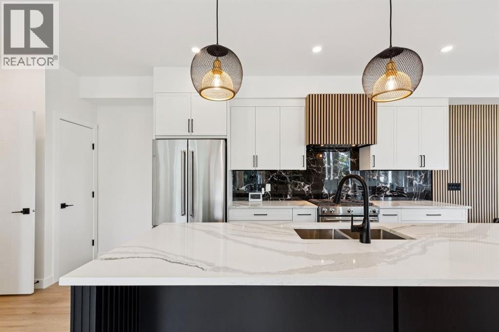 2402 Westmount Road NW — photo 13