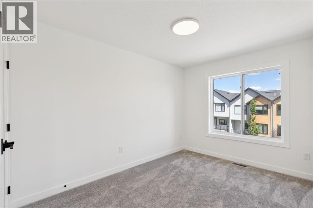 2402 Westmount Road NW — photo 34