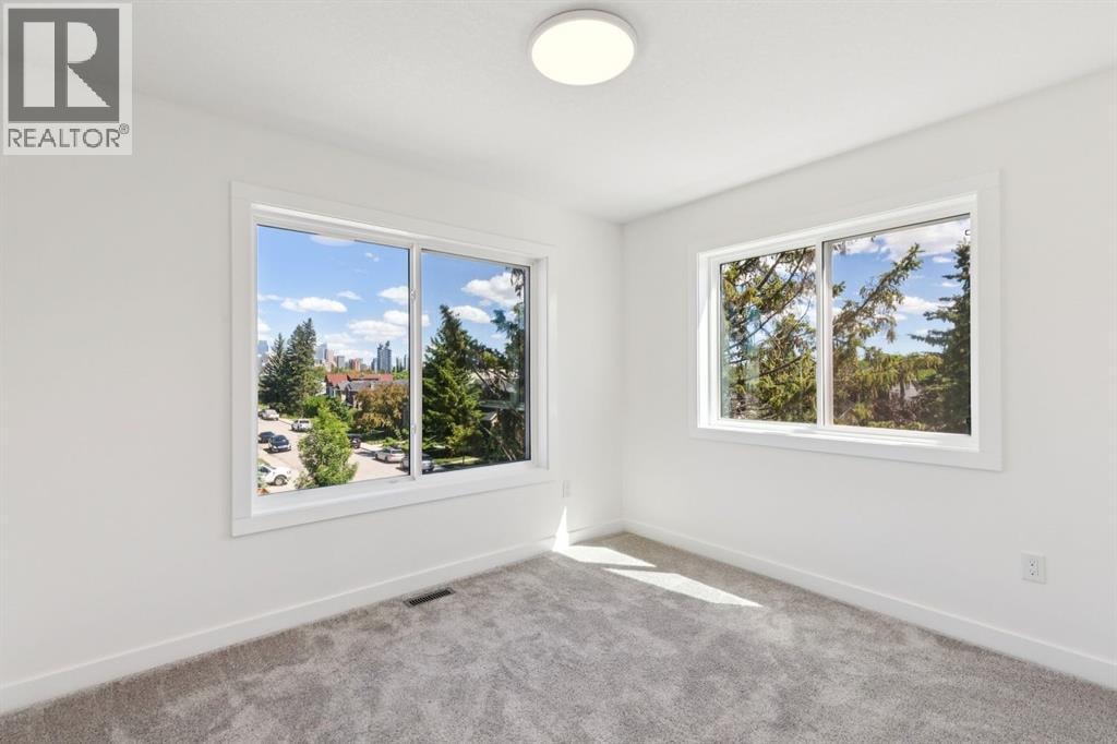 2402 Westmount Road NW — photo 31