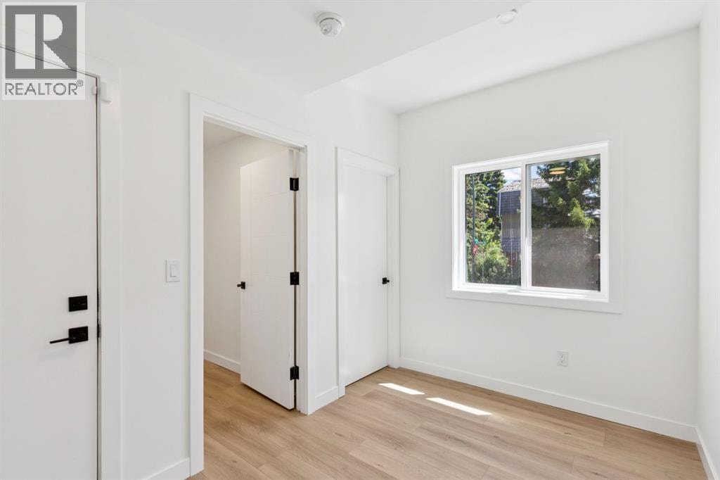 2402 Westmount Road NW — photo 9