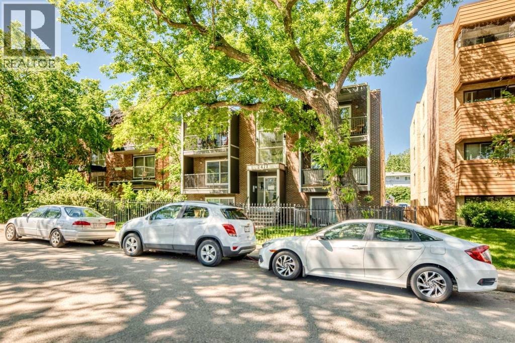 206, 2417 17 Street SW — photo 2