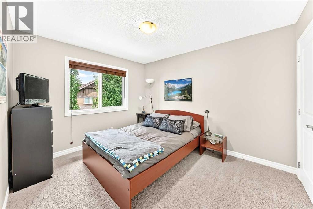141 Riviera Crescent — photo 38