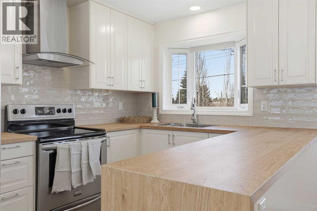 431 Queen Charlotte Drive SE — photo 12