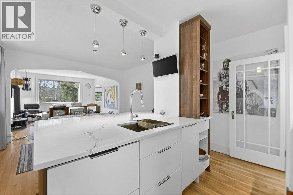 924 7A Street NW — photo 17