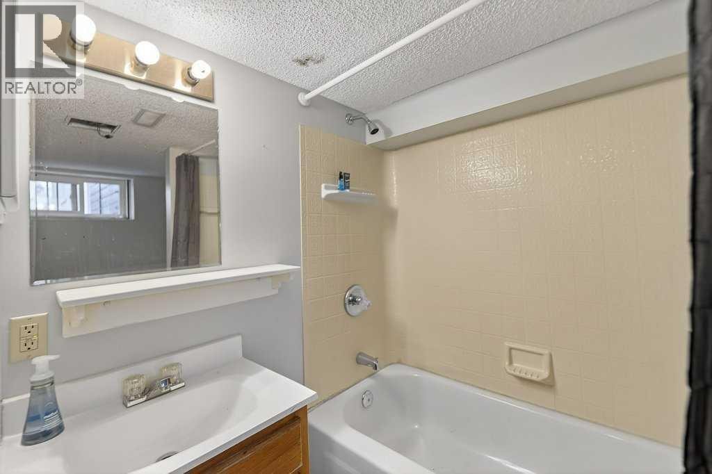 924 7A Street NW — photo 26