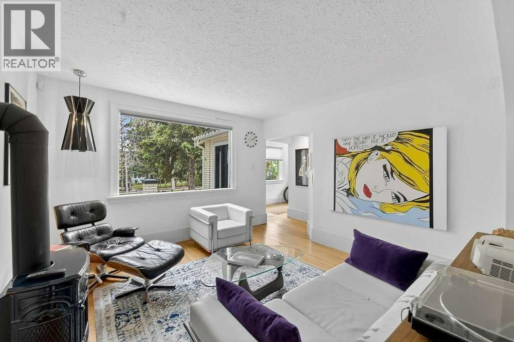 924 7A Street NW — photo 8