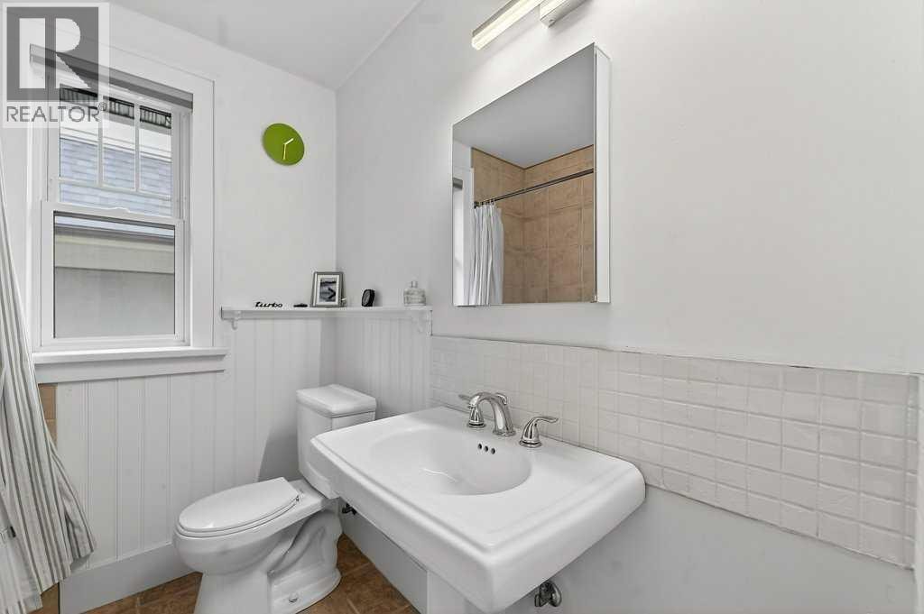 924 7A Street NW — photo 21