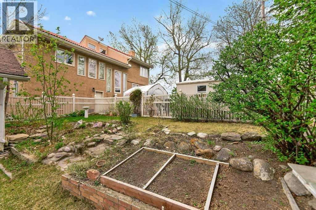 924 7A Street NW — photo 31