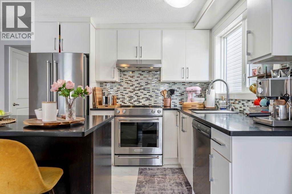 15 Woodmont Green SW — photo 14