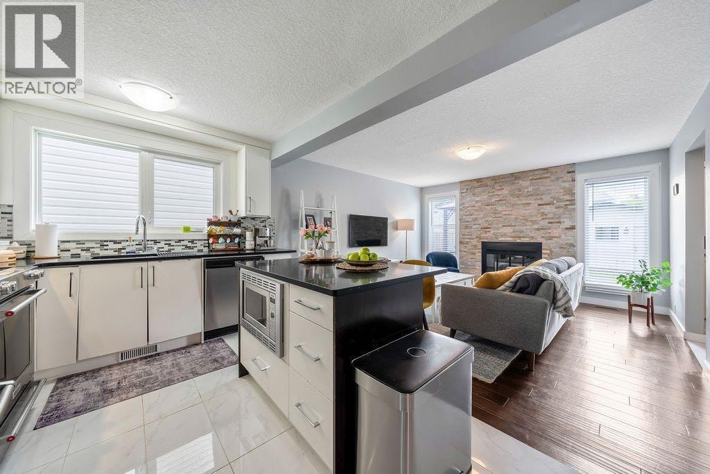 15 Woodmont Green SW — photo 11