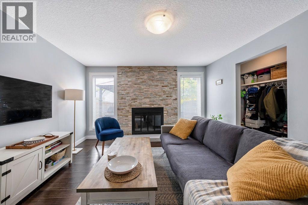 15 Woodmont Green SW — photo 17