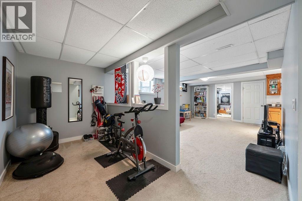 15 Woodmont Green SW — photo 31