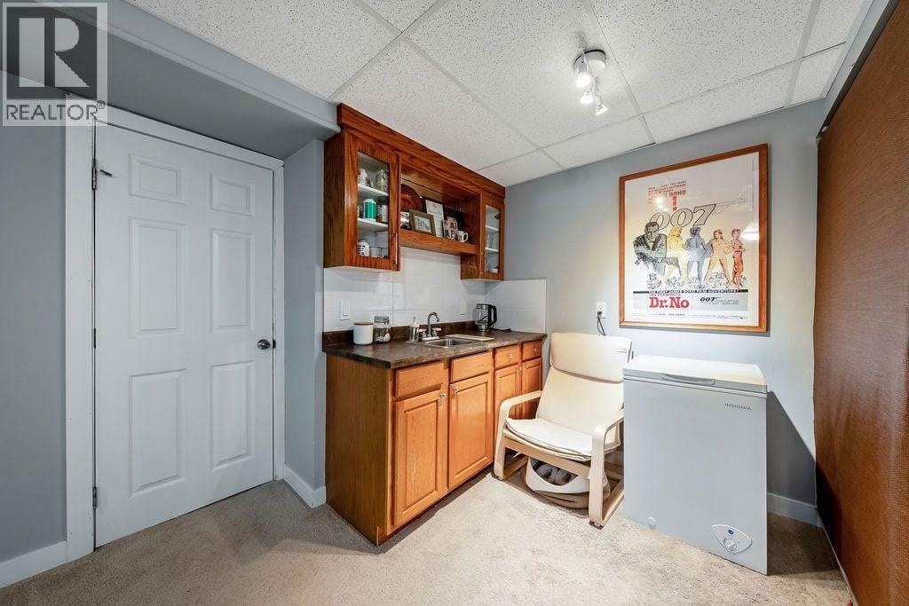 15 Woodmont Green SW — photo 34