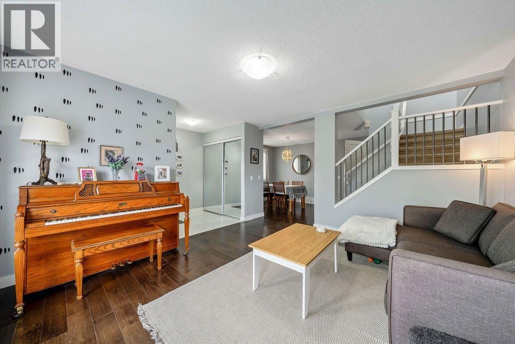 15 Woodmont Green SW — photo 4