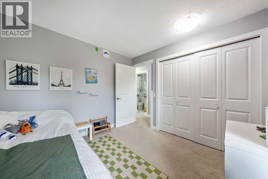 15 Woodmont Green SW — photo 28