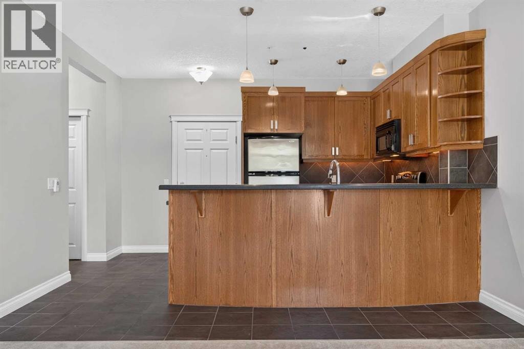 7101, 14 Hemlock Crescent SW — photo 5